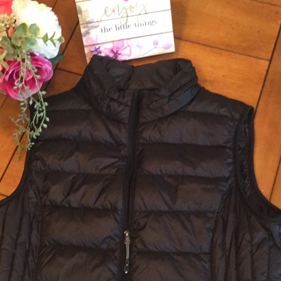 Jackets & Blazers - LADIES. NWOT SUPER LIGHTWEIGHT BLACK PUFFER VEST